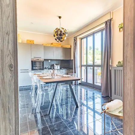 Apartment And Cozy Designer With Special Price Summer 2025