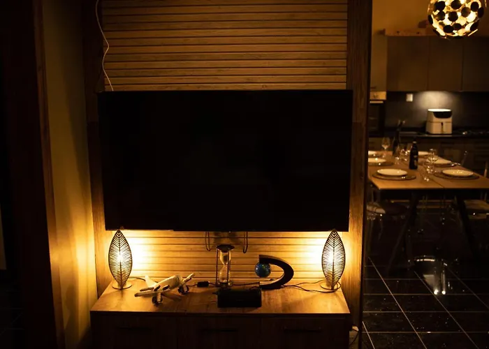 Cozy Renovated Designer With Special Price Winter 2026