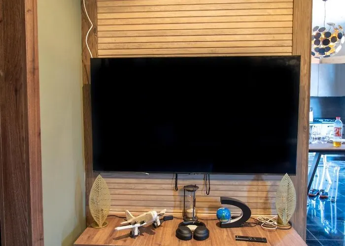 Cozy Renovated Designer With Special Price Winter 2026 *